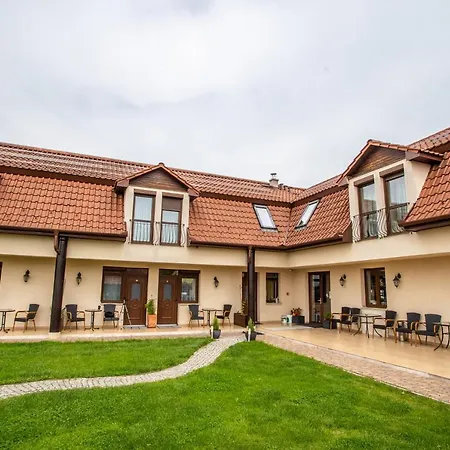 Petreny Borpanzio Egerszalók