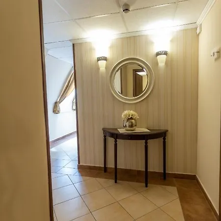 Nocleg ze śniadaniem Petreny Borpanzio 4*