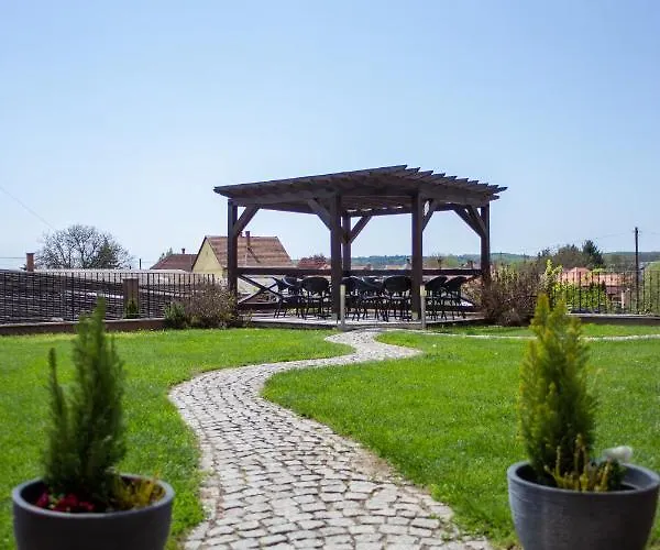 Petreny Borpanzio Oda ve Kahvaltı 3*